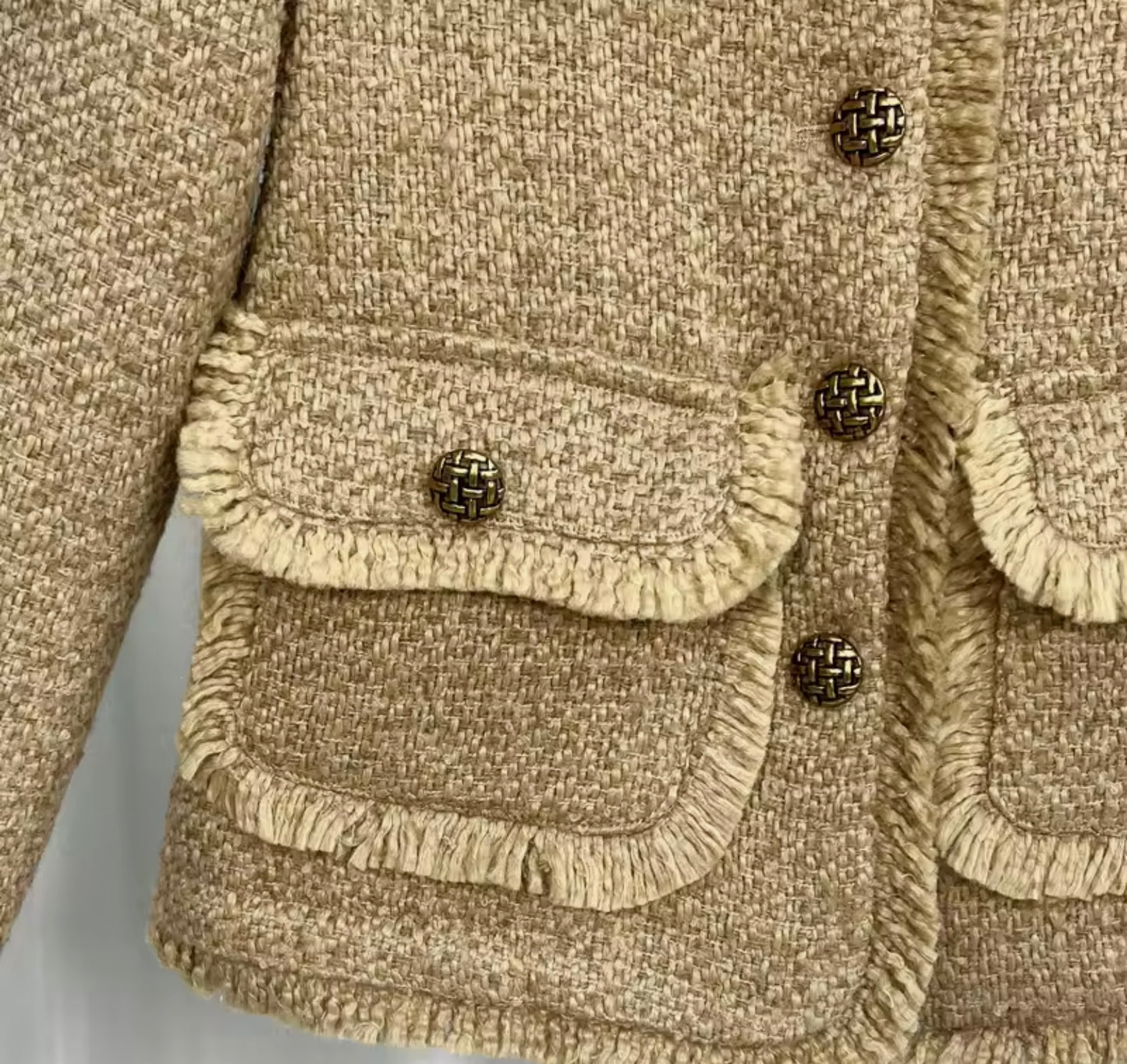 Luxury Beige Tweed Jacket – Women’s Round Neck Retro Single-Breasted Blazer with Decorative Pockets | Celebrity-Inspired High-End Fashion