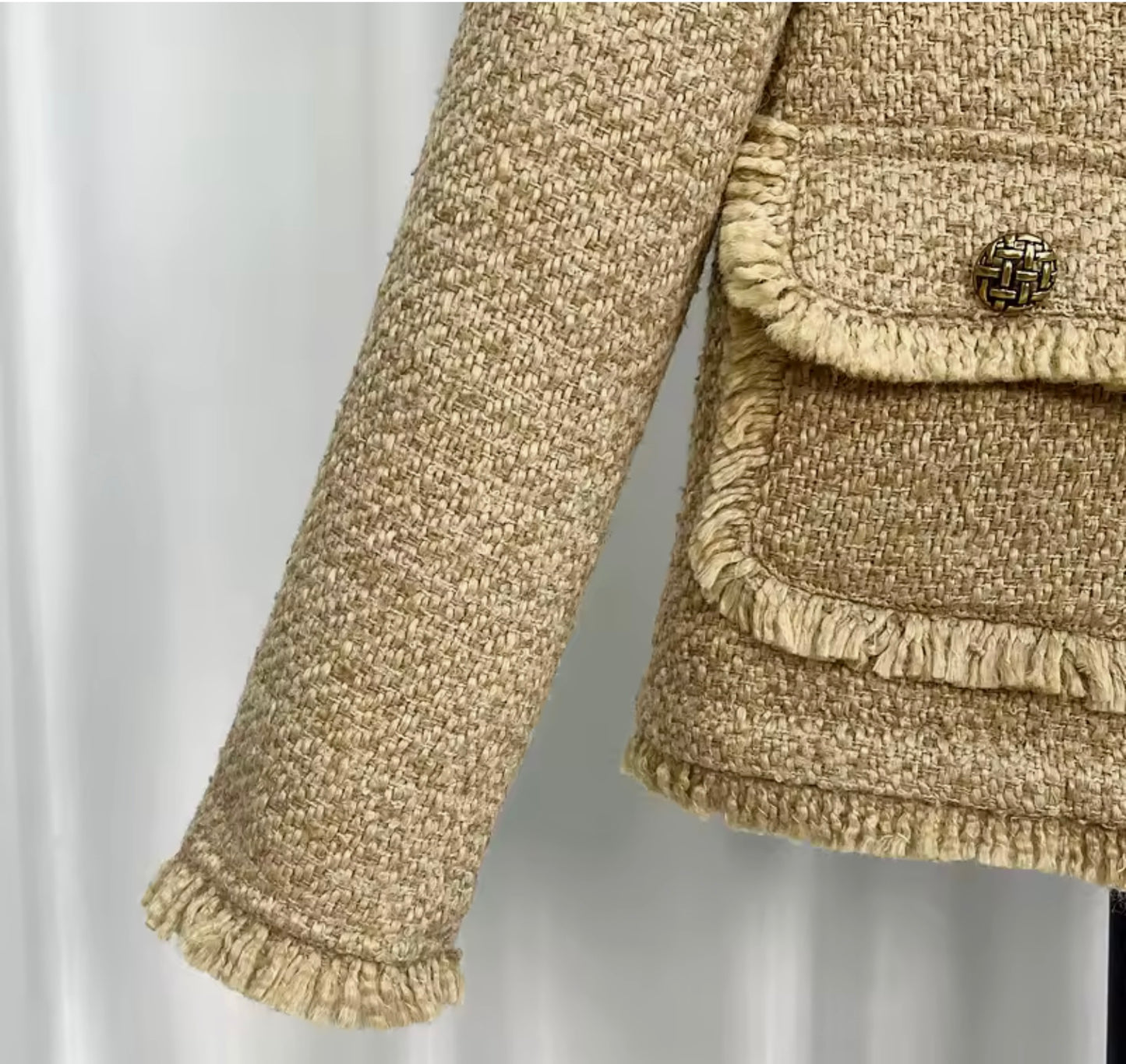 Luxury Beige Tweed Jacket – Women’s Round Neck Retro Single-Breasted Blazer with Decorative Pockets | Celebrity-Inspired High-End Fashion