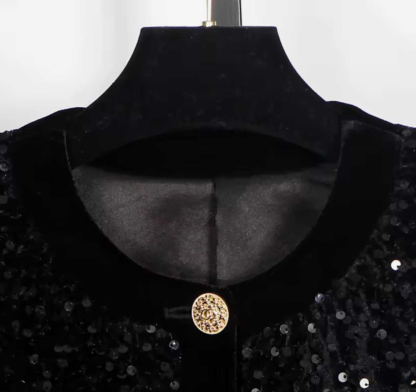 Luxury Black Sequin Tweed Jacket – Women’s Round Neck Single-Breasted Blazer with Gold Buttons | Elegant Celebrity-Inspired Fashion