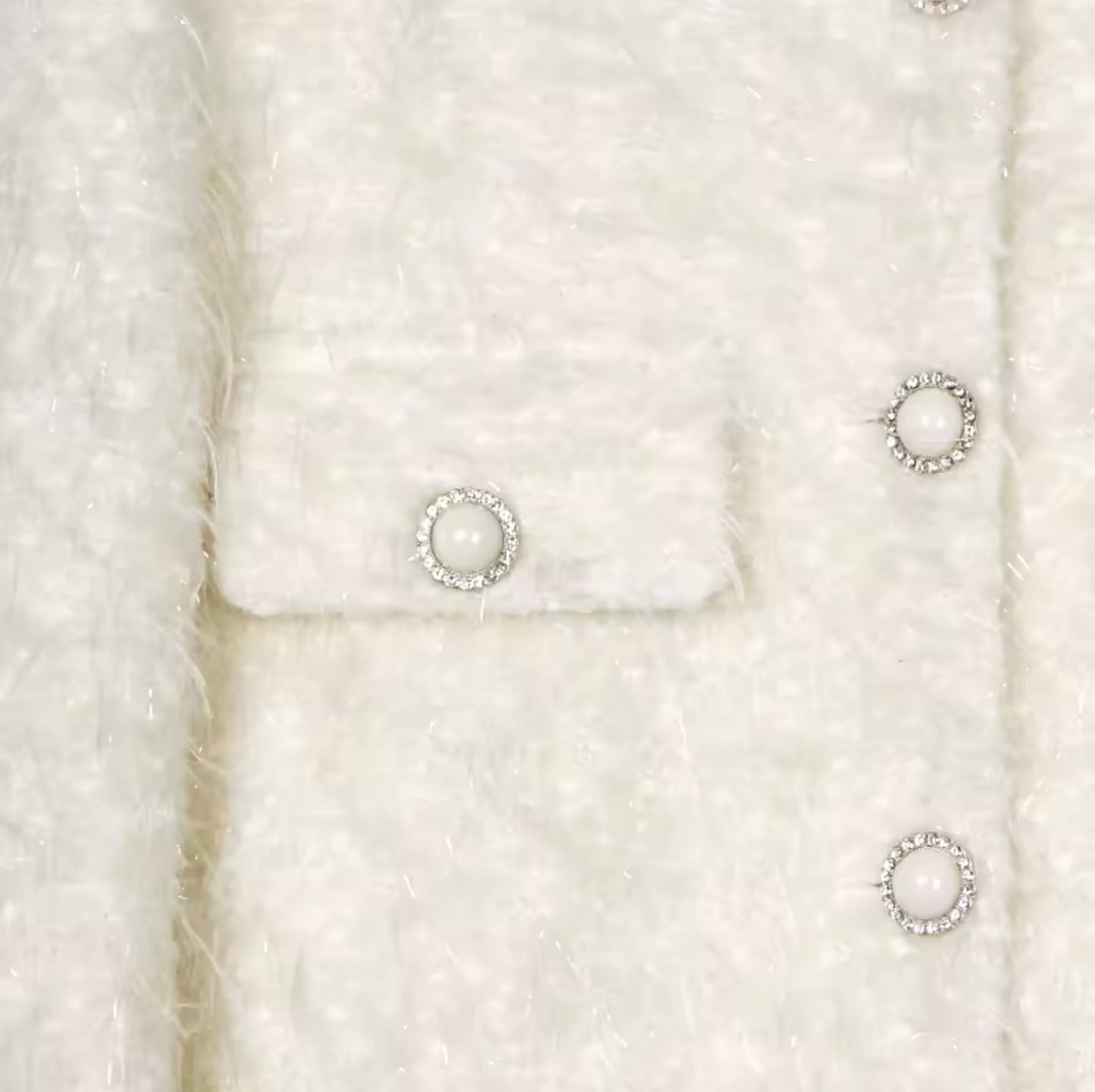 Luxury White Tweed Jacket – Women’s Round Neck Blazer with Crystal Beaded Collar & Elegant Buttons | Celebrity-Inspired High-End Fashion