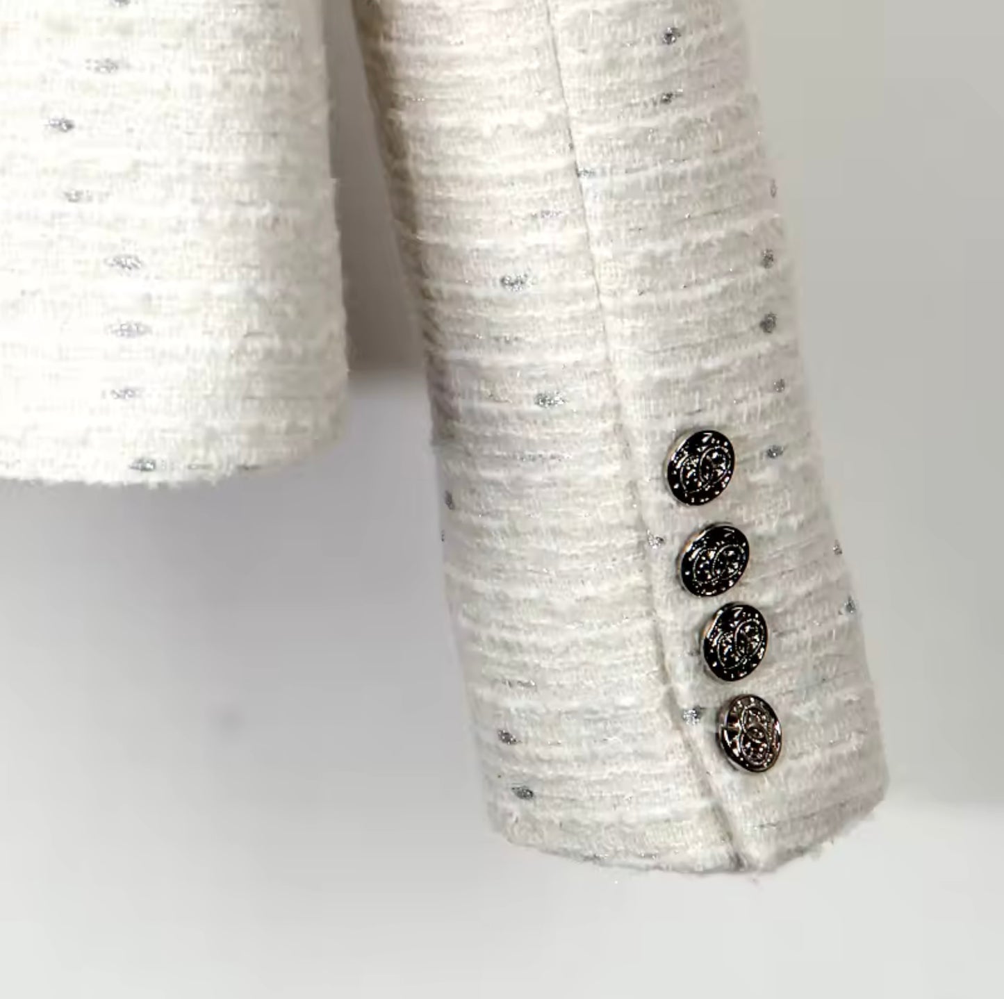 Luxury White Tweed Jacket – Women’s Round Neck Single-Breasted Blazer with Crystal Buttons | Elegant Celebrity-Inspired Fashion